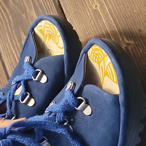 Fly London - Picture 2 of 5